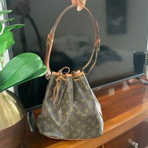 AUTH Vintage Louis Vuitton Monogrammed Bucket Bag